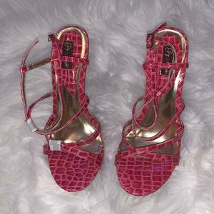Woman Pink Heels Size 8 - Never Worn